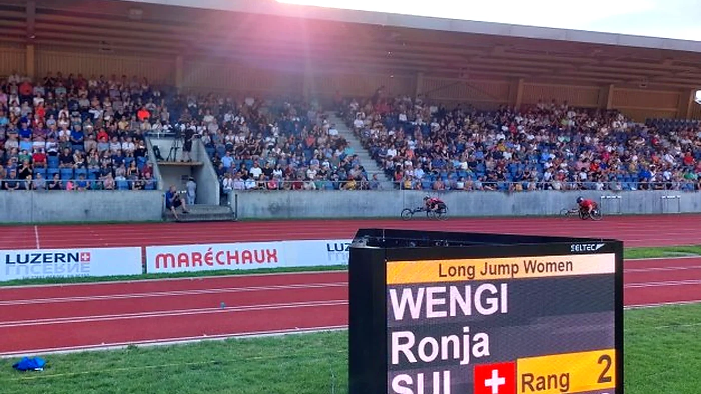 Outdoor LED display for sports venues and commercial advertising
